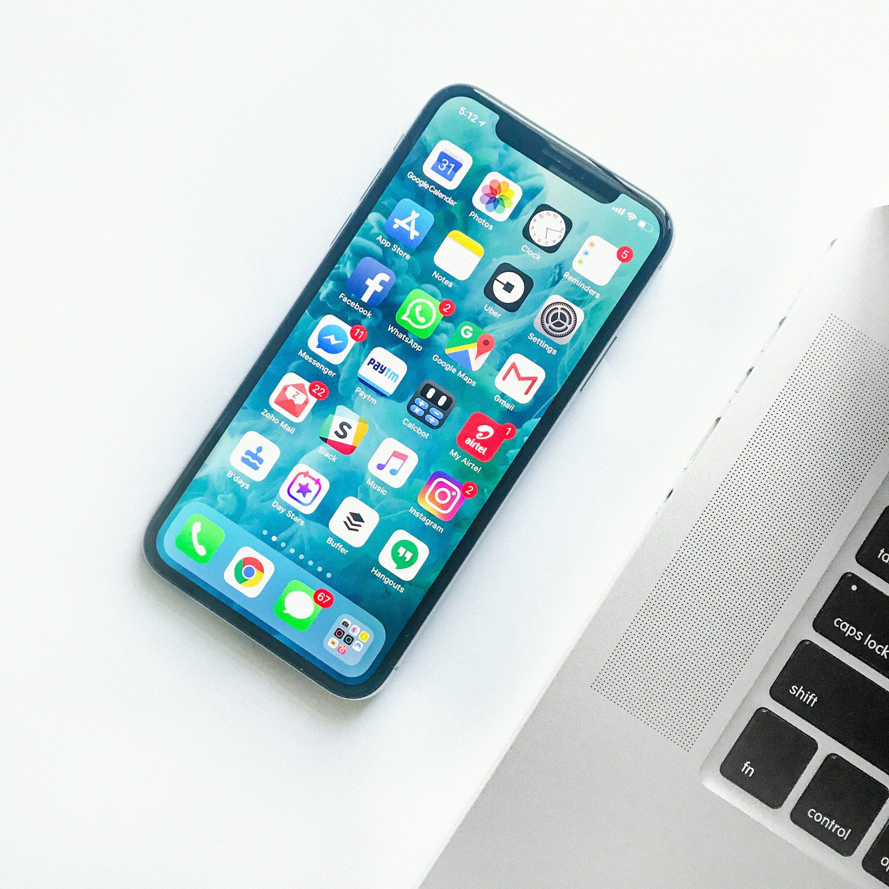Flagship Smartphones & Laptops